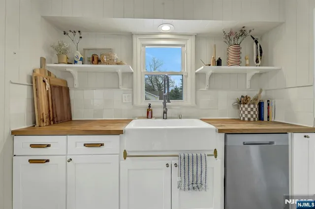 $699,000 | 19 Pine Street, Closter, NJ 07624