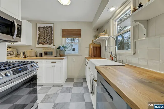 $699,000 | 19 Pine Street, Closter, NJ 07624