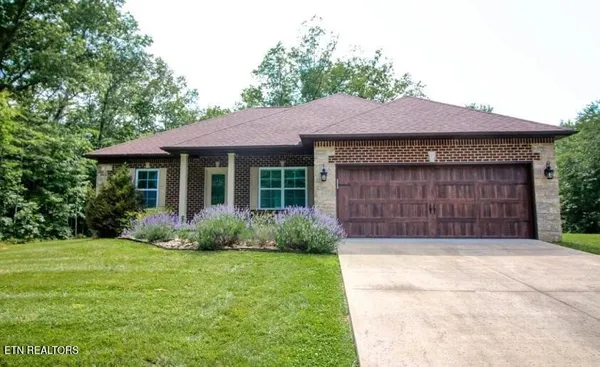 $2,100 | 450 Beachwood Drive, Crossville, TN 38558