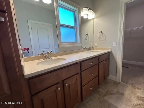 $2,100 | 450 Beachwood Drive, Crossville, TN 38558