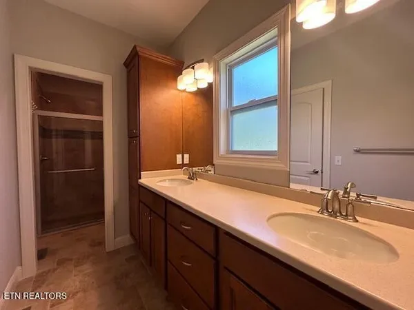 $2,100 | 450 Beachwood Drive, Crossville, TN 38558