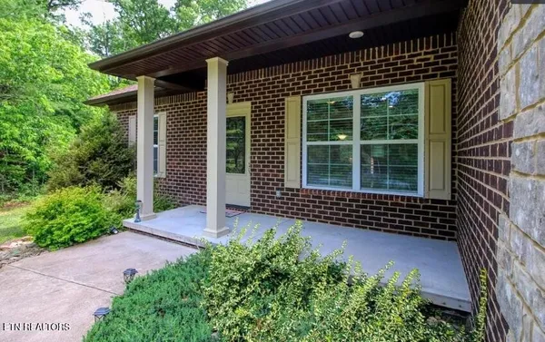 $2,100 | 450 Beachwood Drive, Crossville, TN 38558