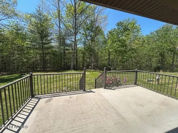 $2,100 | 450 Beachwood Drive, Crossville, TN 38558