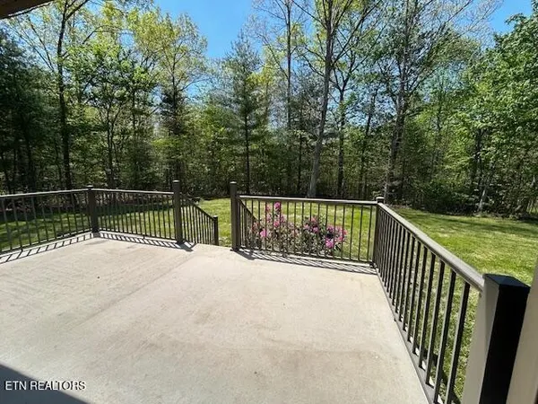 $2,100 | 450 Beachwood Drive, Crossville, TN 38558