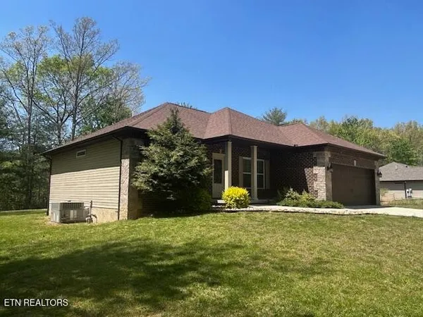 $2,100 | 450 Beachwood Drive, Crossville, TN 38558