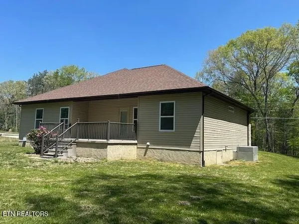 $2,100 | 450 Beachwood Drive, Crossville, TN 38558