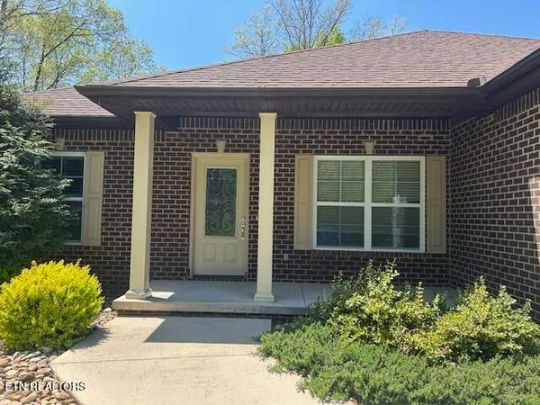 $2,100 | 450 Beachwood Drive, Crossville, TN 38558