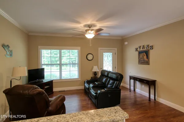 $2,100 | 450 Beachwood Drive, Crossville, TN 38558