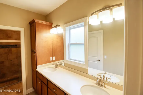 $2,100 | 450 Beachwood Drive, Crossville, TN 38558