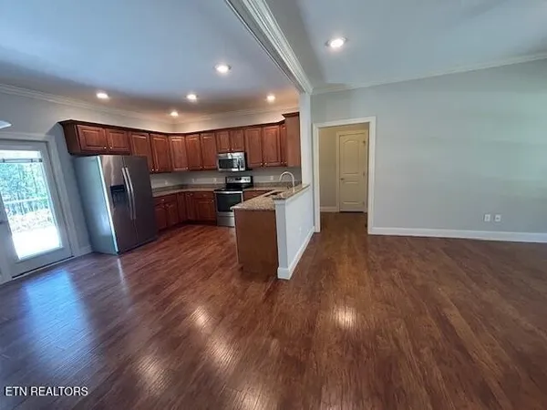 $2,100 | 450 Beachwood Drive, Crossville, TN 38558