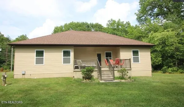 $2,100 | 450 Beachwood Drive, Crossville, TN 38558