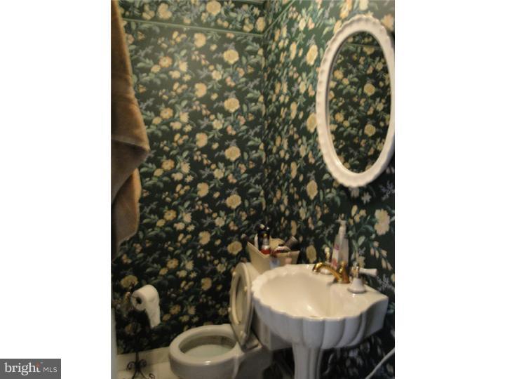 890 Wises Mill Road Philadelphia, PA 19128 - Photo 5 of 12 Gallery Image 5