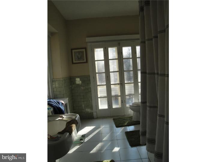 890 Wises Mill Road Philadelphia, PA 19128 - Photo 7 of 12 Gallery Image 7