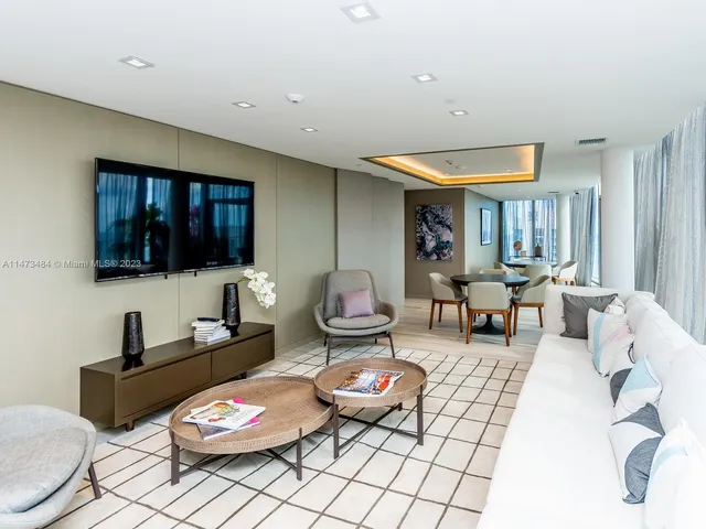 $9,500 | 4010 South Ocean Drive, Unit 1404, Hollywood, FL 33019