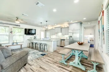 $2,500 | 117 Tarpon Avenue, Galveston, TX 77550