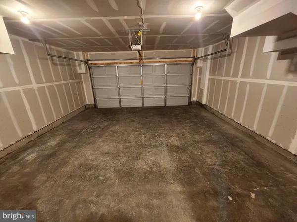 $2,050 | 1264 Red Clover Lane, Ranson, WV 25438