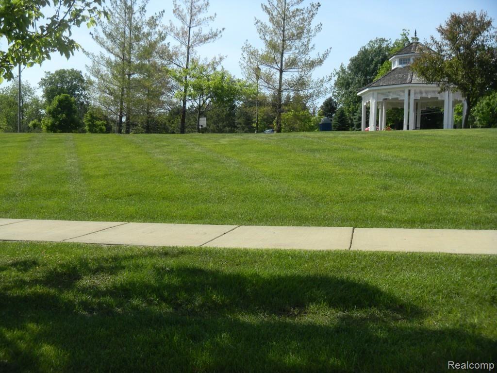 3618 Oakmonte Boulevard Rochester, MI 48306 - Photo 4 of 34 Oakmonte3.jpg