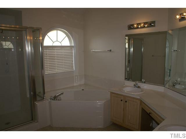 2708 Denbel Circle Raleigh, NC 27604 - Photo 12 of 19 Master Bath/Spa