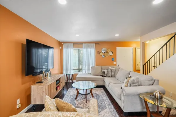 $349,900 | 11401 Berendo Avenue, Unit 6, Los Angeles, CA 90044