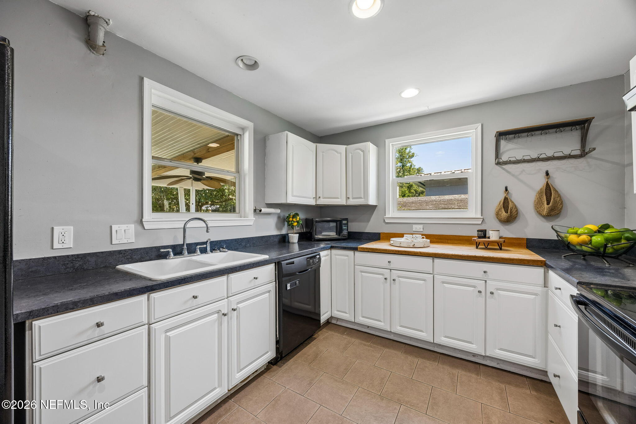 7420 Hennessy Road Jacksonville, FL 32244 - Photo 9 of 36 Kitchen