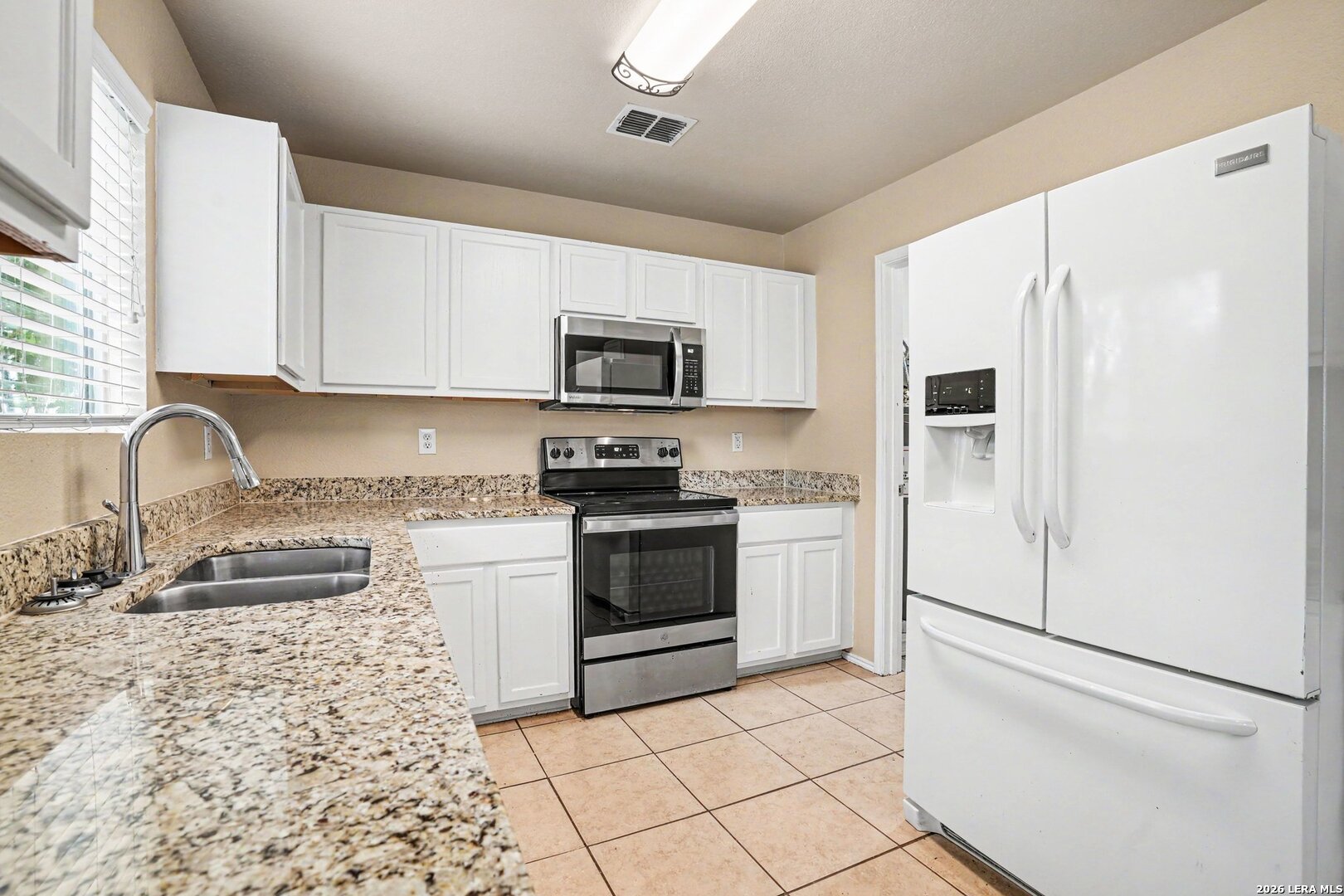 136 Rustic Acres Schertz, TX 78154 - Photo 6 of 19