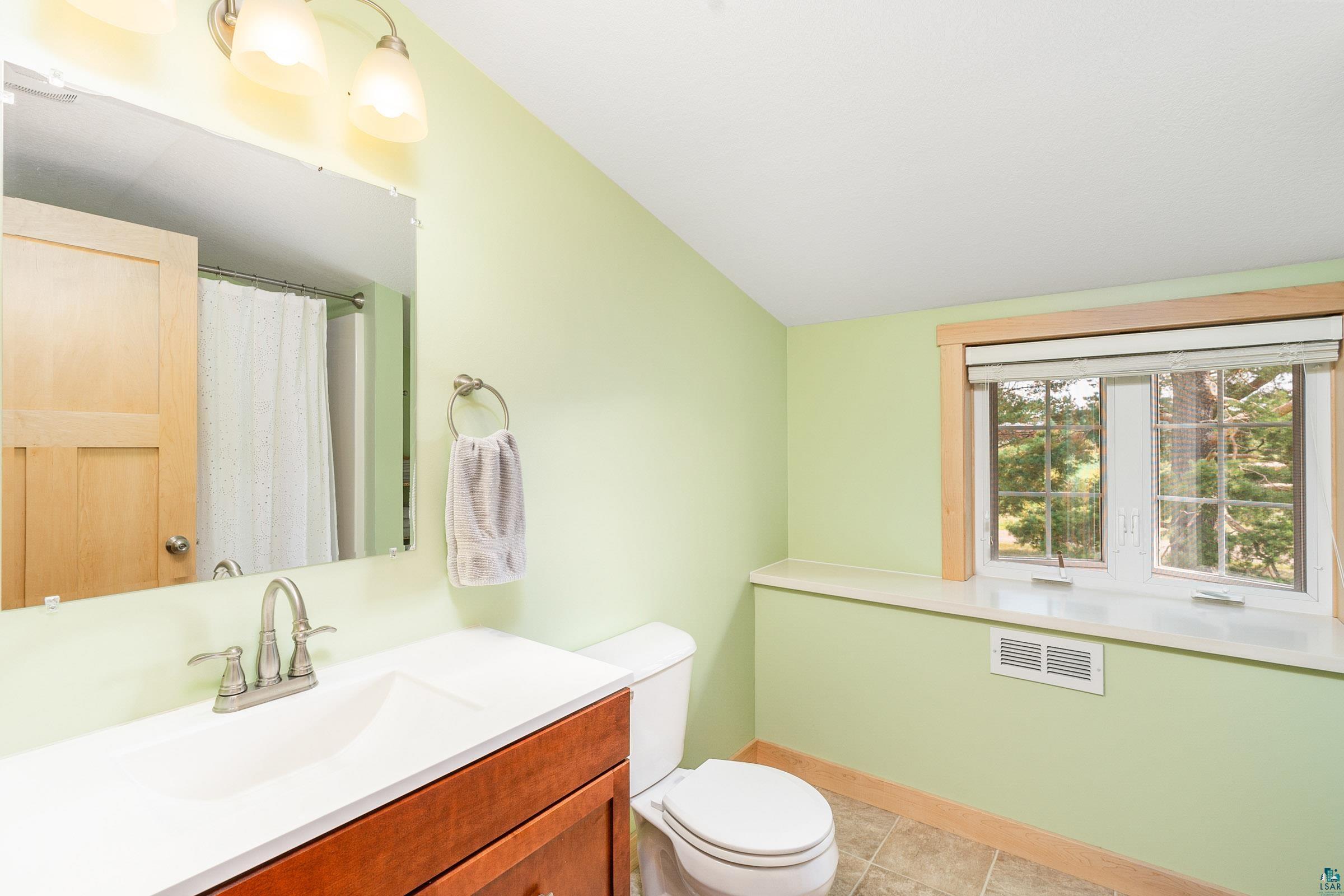 3673 Mattson Road Cloquet, MN 55720 - Photo 25 of 40 Full Upper Level Bath