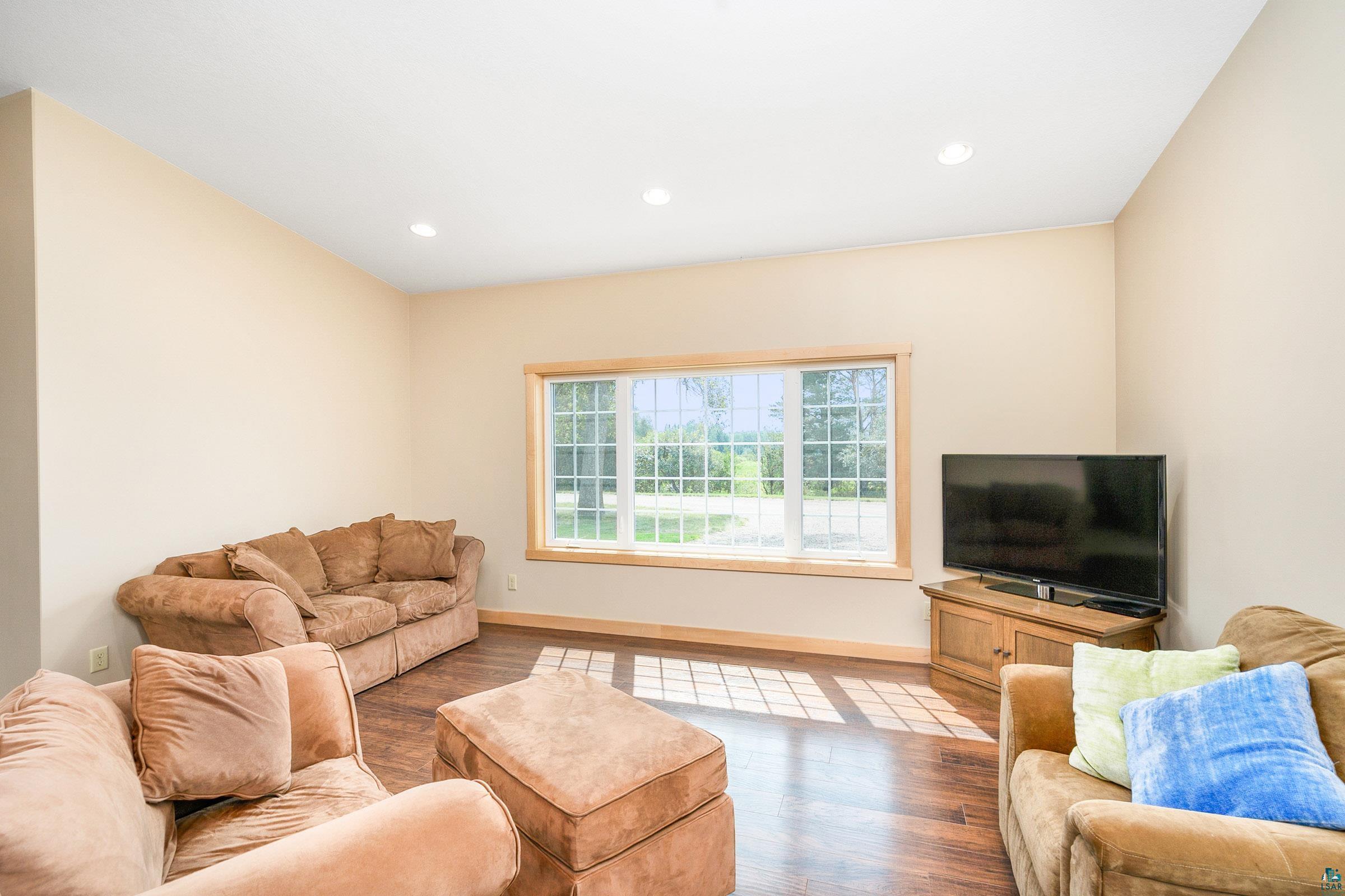 3673 Mattson Road Cloquet, MN 55720 - Photo 5 of 40 Living Room