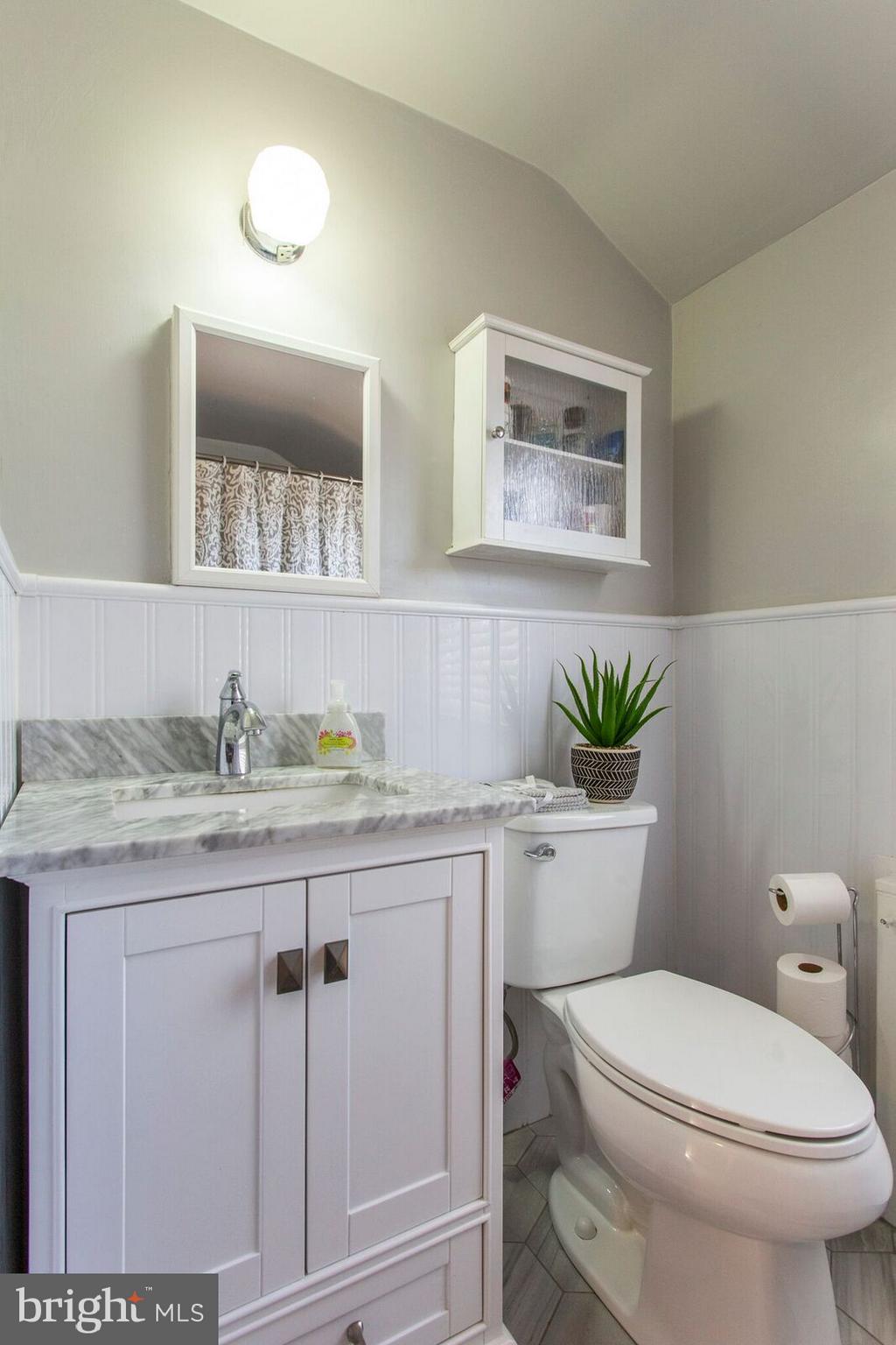 191 Treaty Road Drexel Hill, PA 19026 - Photo 22 of 34 Full Bath
