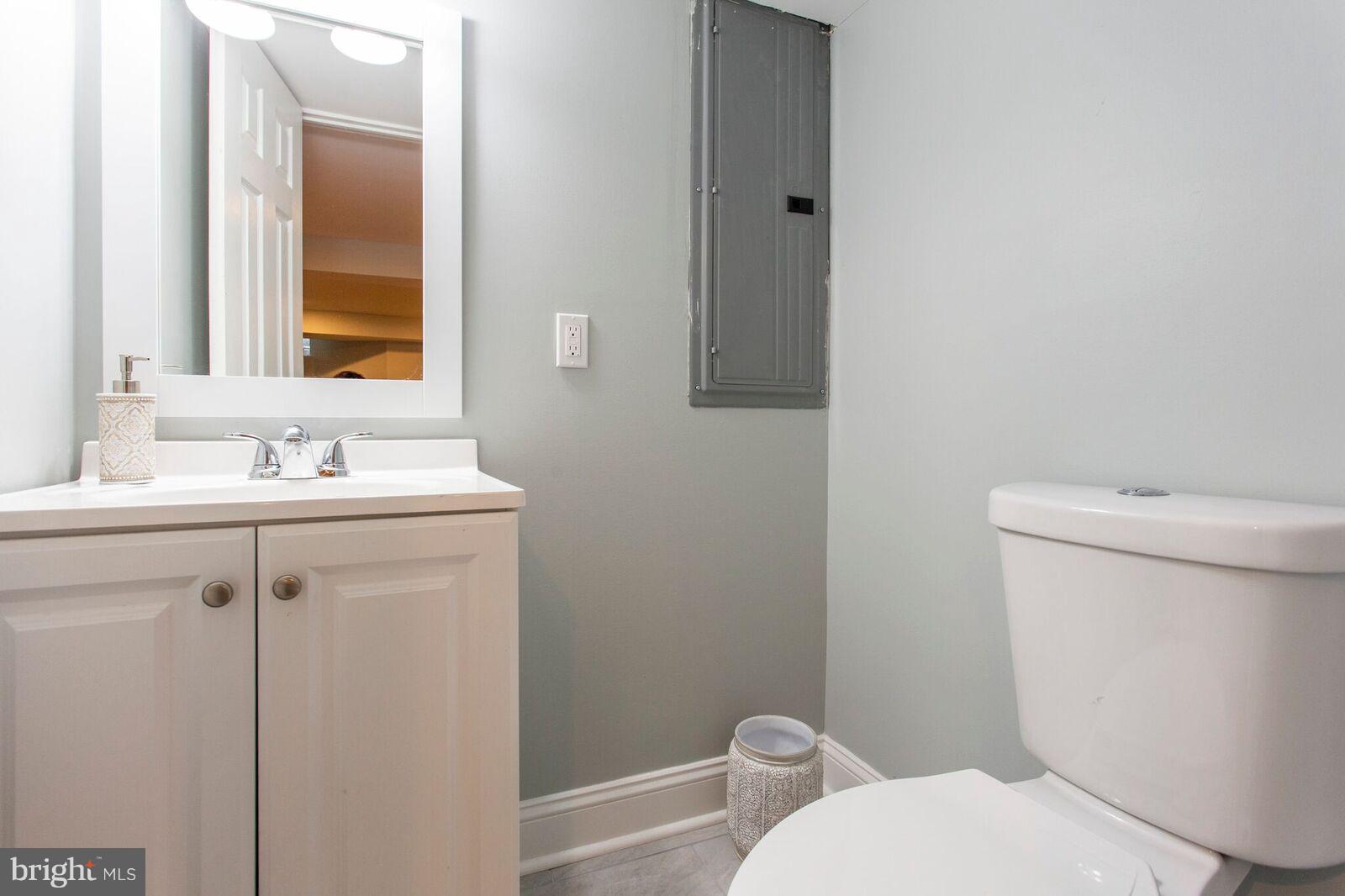 191 Treaty Road Drexel Hill, PA 19026 - Photo 26 of 34 Powder Room in Lower Level