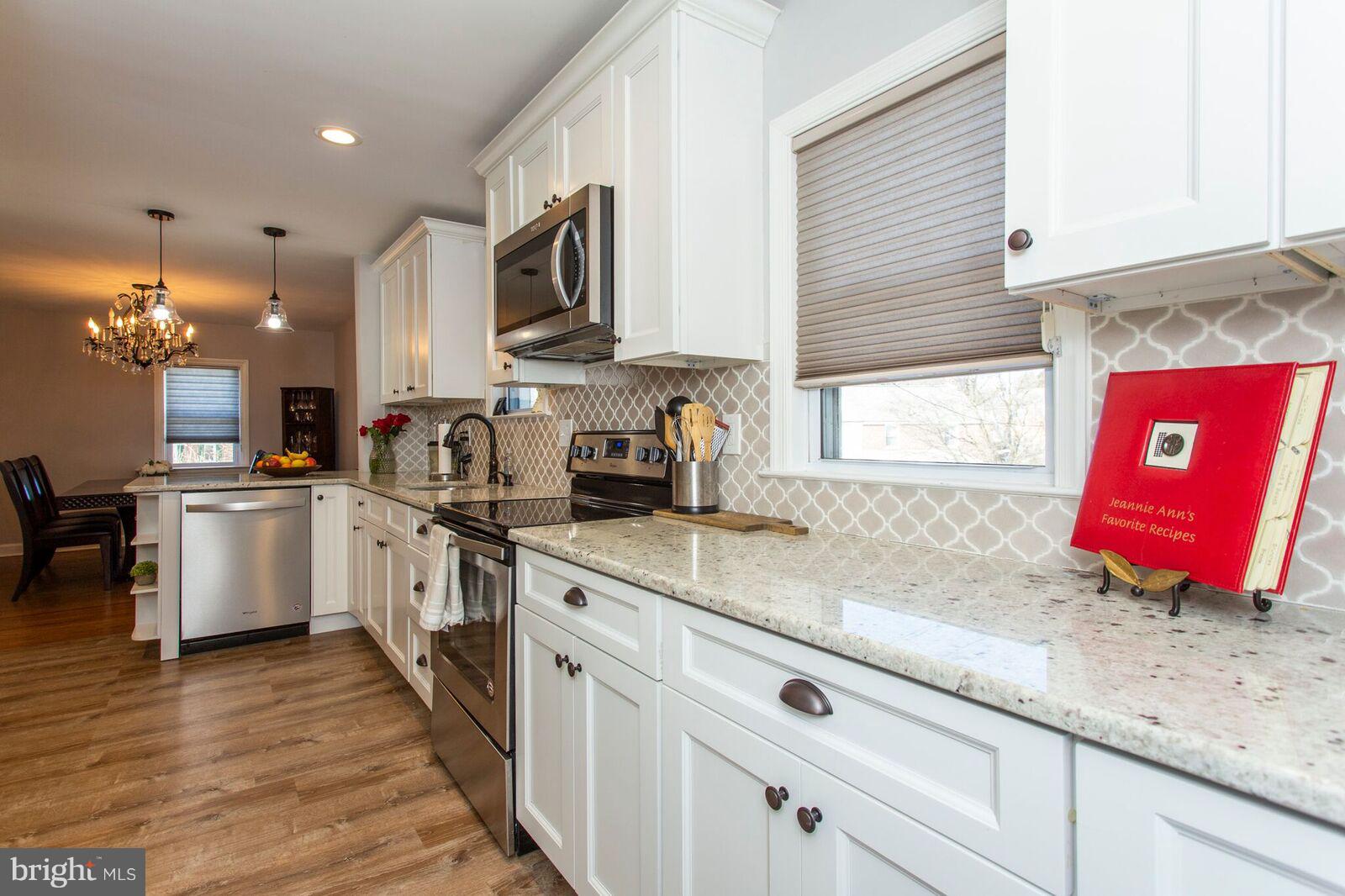 191 Treaty Road Drexel Hill, PA 19026 - Photo 10 of 34 Kitchen