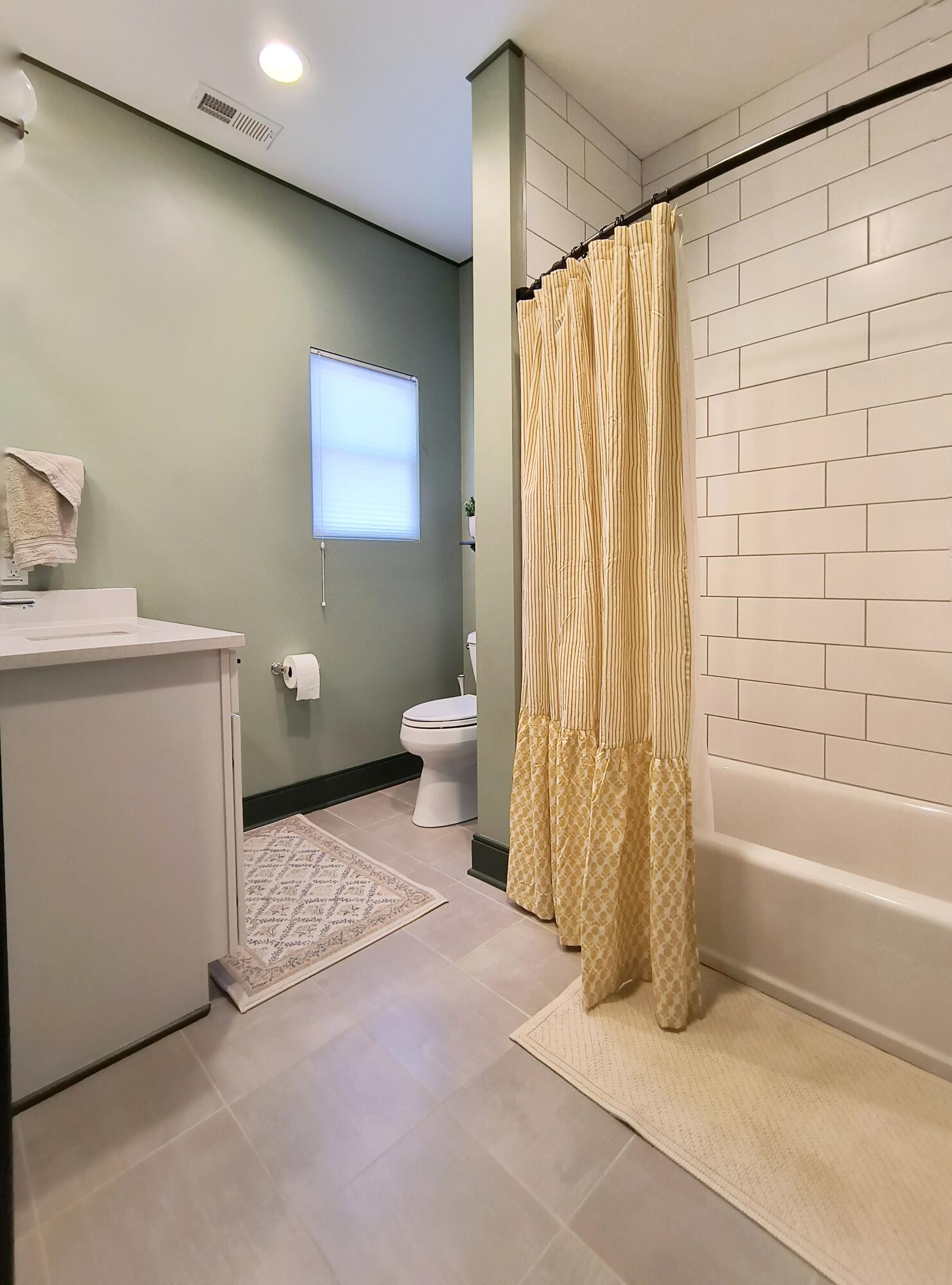 18 East 16th Street Chattanooga, TN 37408 - Photo 33 of 97 2nd Suite Bath