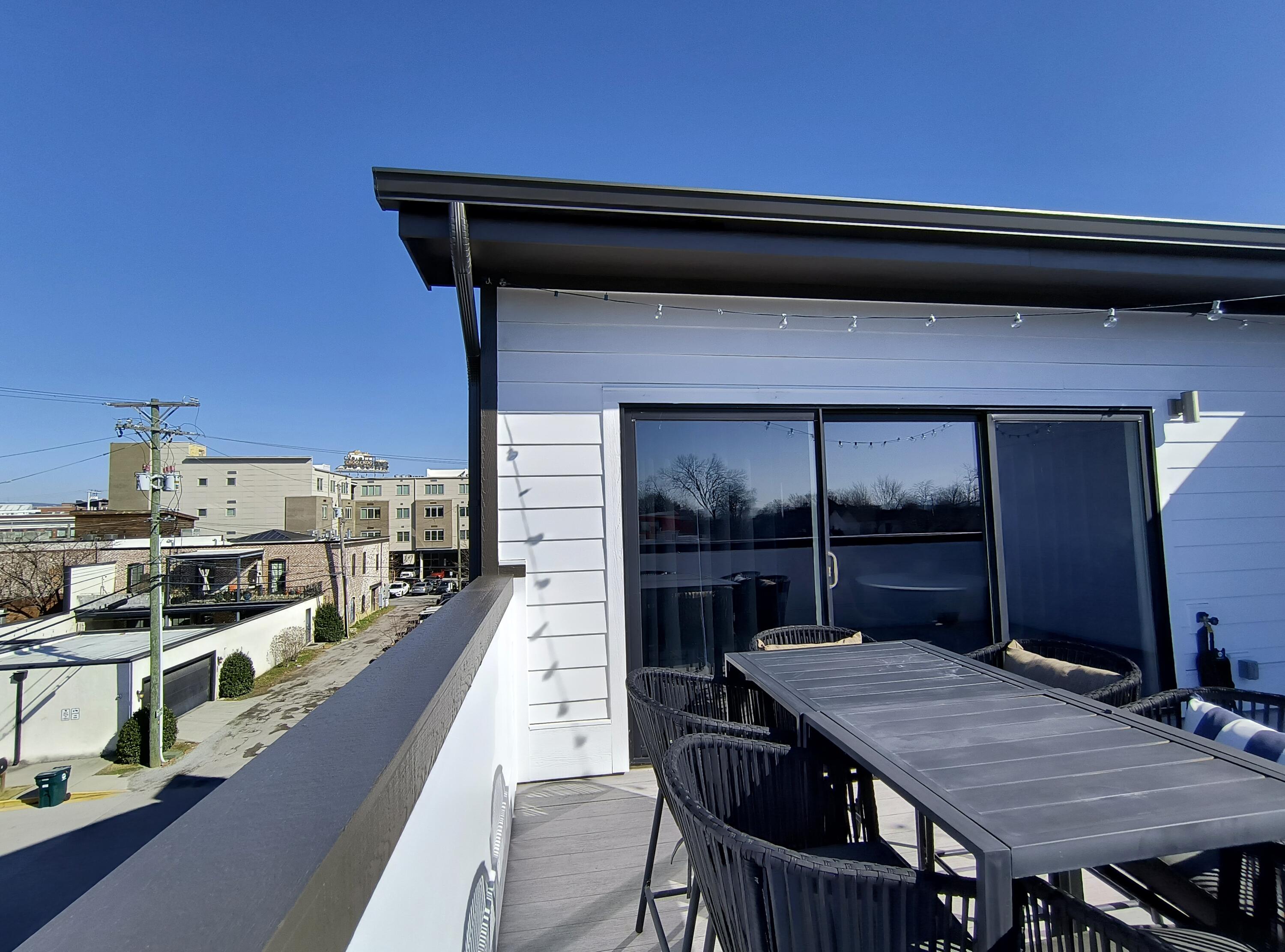 18 East 16th Street Chattanooga, TN 37408 - Photo 67 of 97 3rd Floor Patio Dining