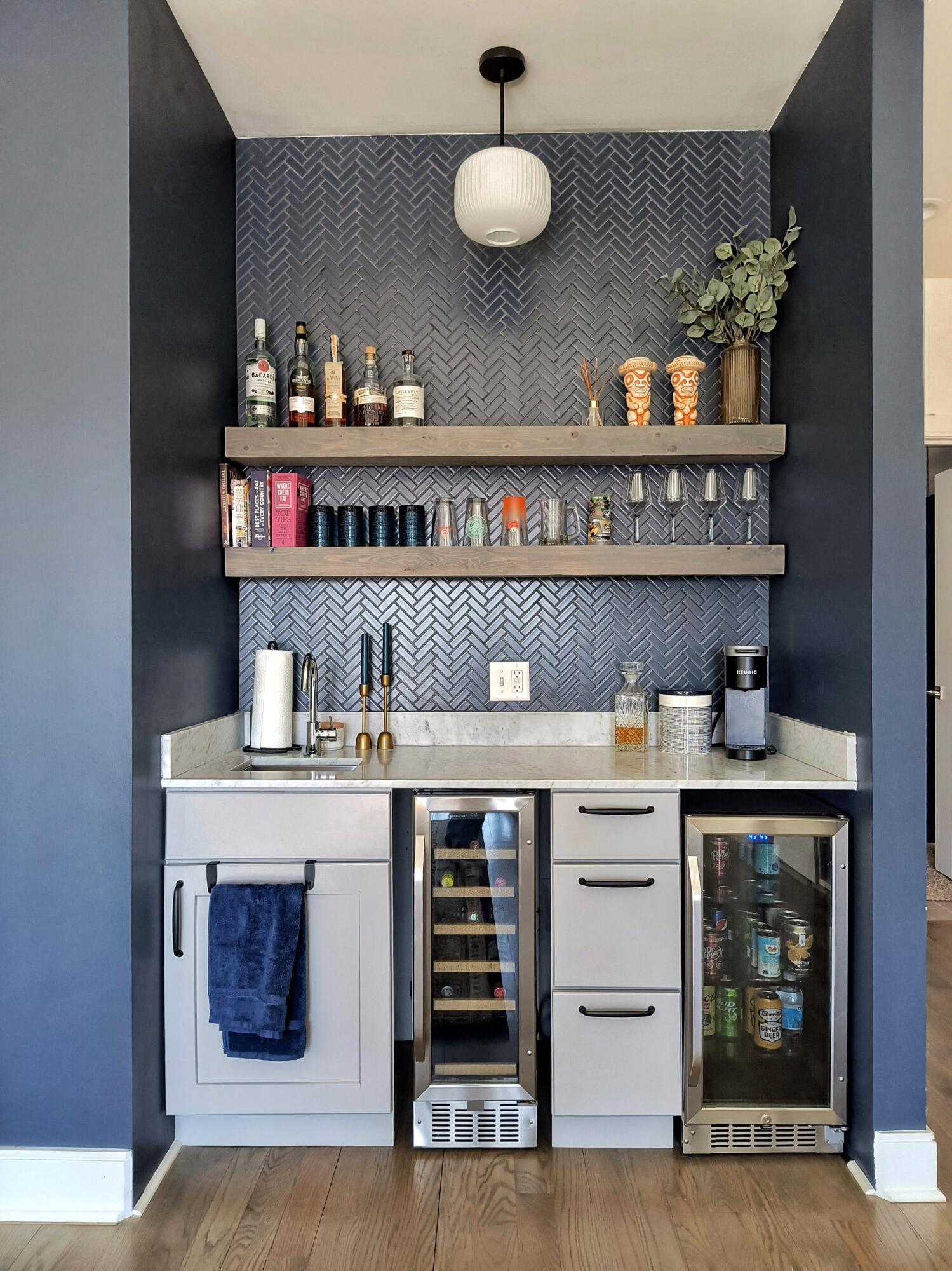 18 East 16th Street Chattanooga, TN 37408 - Photo 74 of 94 3rd Floor Wet Bar with mini Fridge