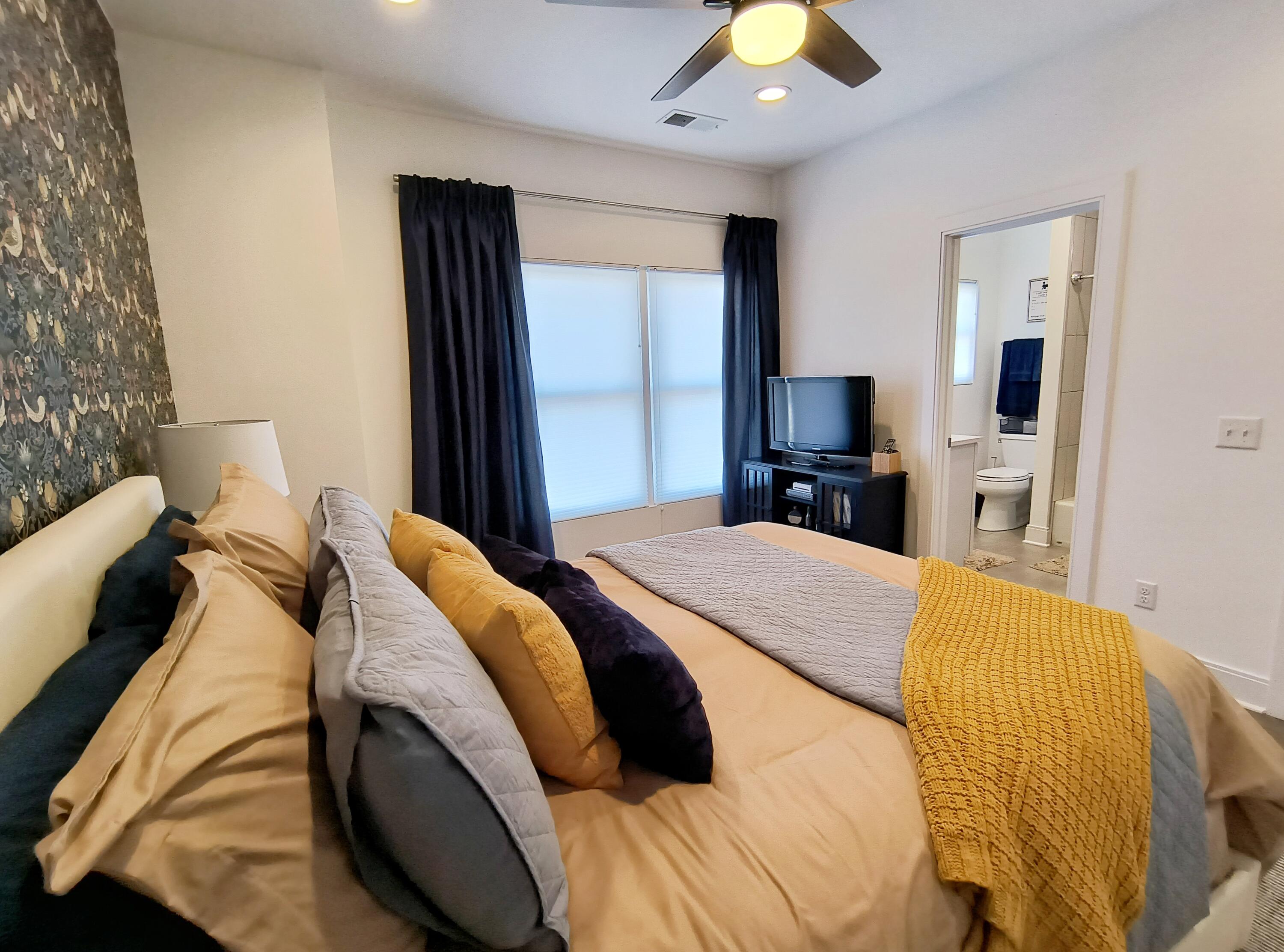 18 East 16th Street Chattanooga, TN 37408 - Photo 74 of 97 Another En Suite !