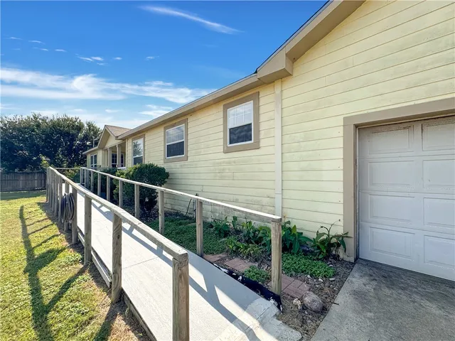 $299,900 | 433 Valerie Street, Corpus Christi, TX 78418