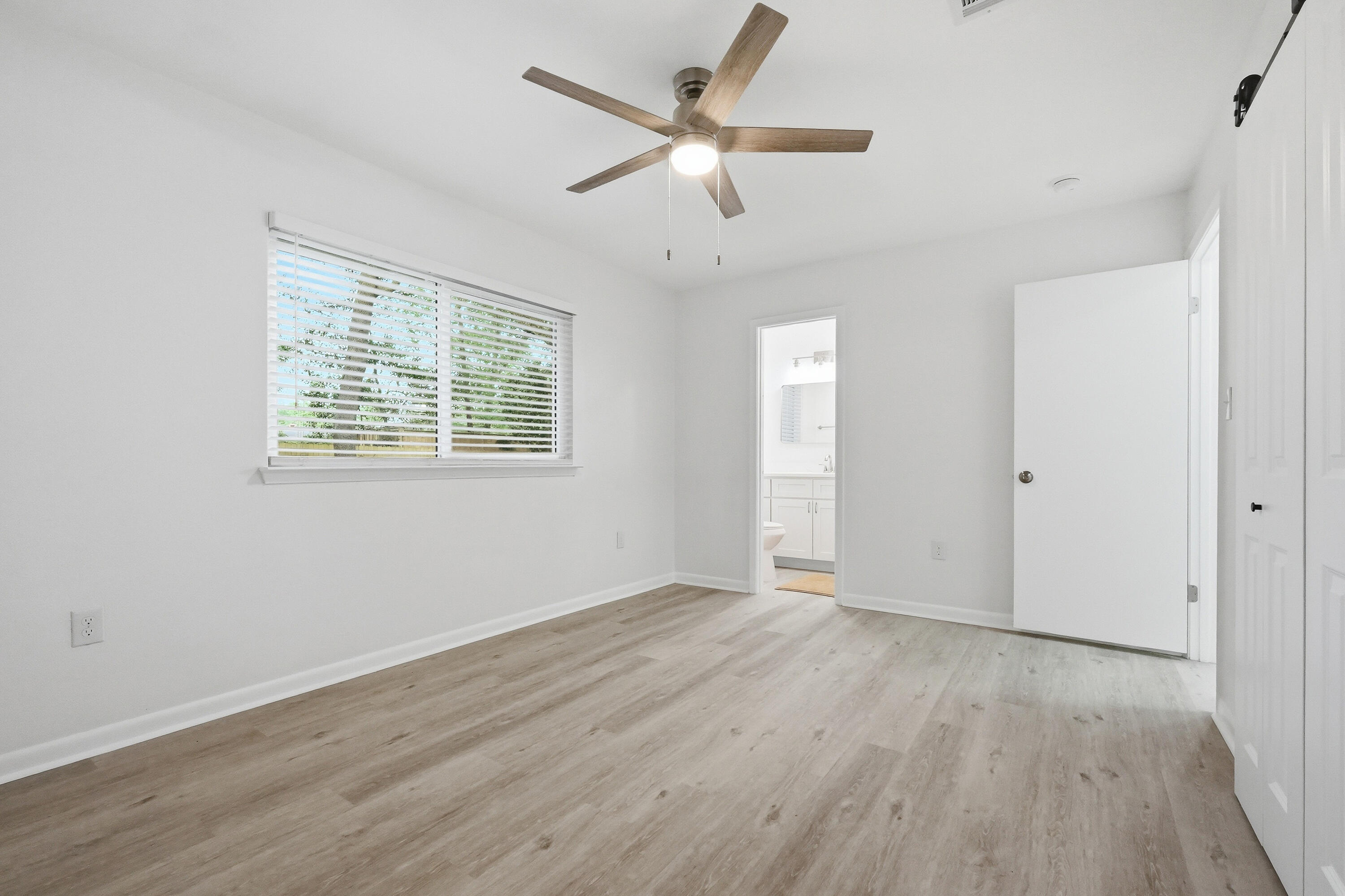 547 Mooney Road Northeast Fort Walton Beach, FL 32547 - Photo 21 of 52 547 mooney rd ne-57