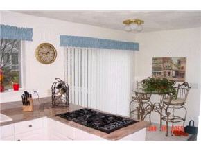 79 Hawthorne Village Road, Unit 79 Nashua, NH 03062 - Photo 2 of 9