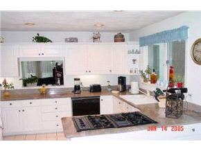 79 Hawthorne Village Road, Unit 79 Nashua, NH 03062 - Photo 3 of 9
