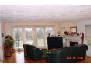 79 Hawthorne Village Road, Unit 79 Nashua, NH 03062 - Photo 4 of 9