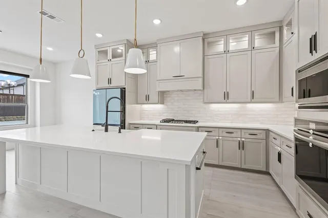 $729,999 | 3720 Parkwood Lane, Denison, TX 75020