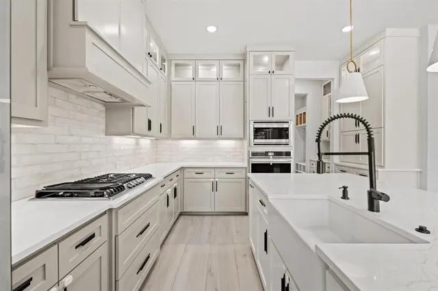 $729,999 | 3720 Parkwood Lane, Denison, TX 75020