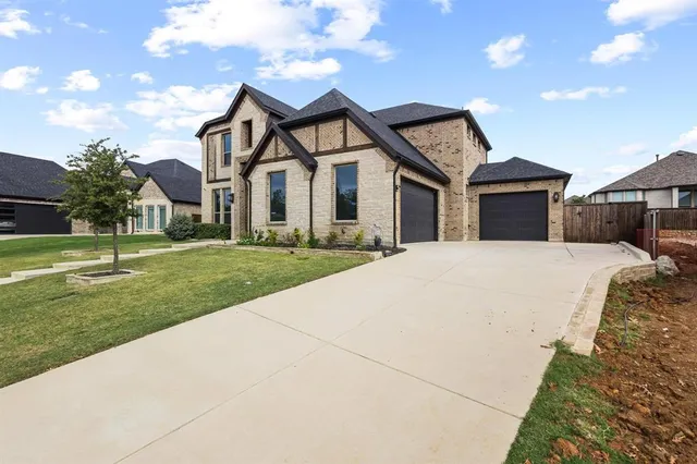 $729,999 | 3720 Parkwood Lane, Denison, TX 75020
