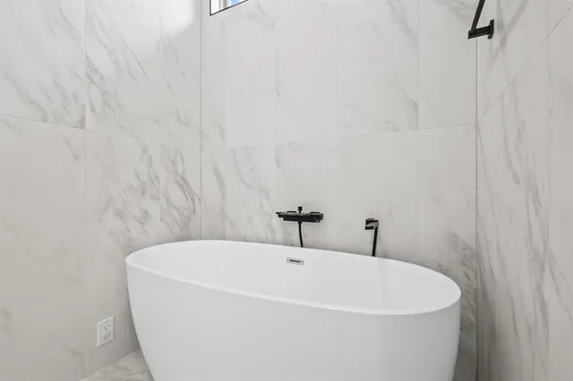 $729,999 | 3720 Parkwood Lane, Denison, TX 75020