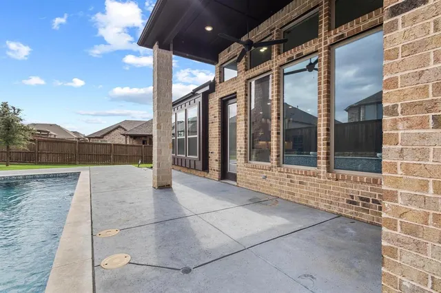 $729,999 | 3720 Parkwood Lane, Denison, TX 75020