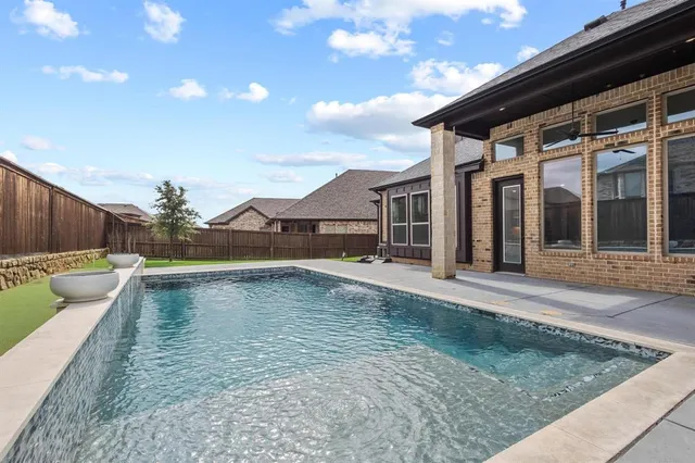$729,999 | 3720 Parkwood Lane, Denison, TX 75020