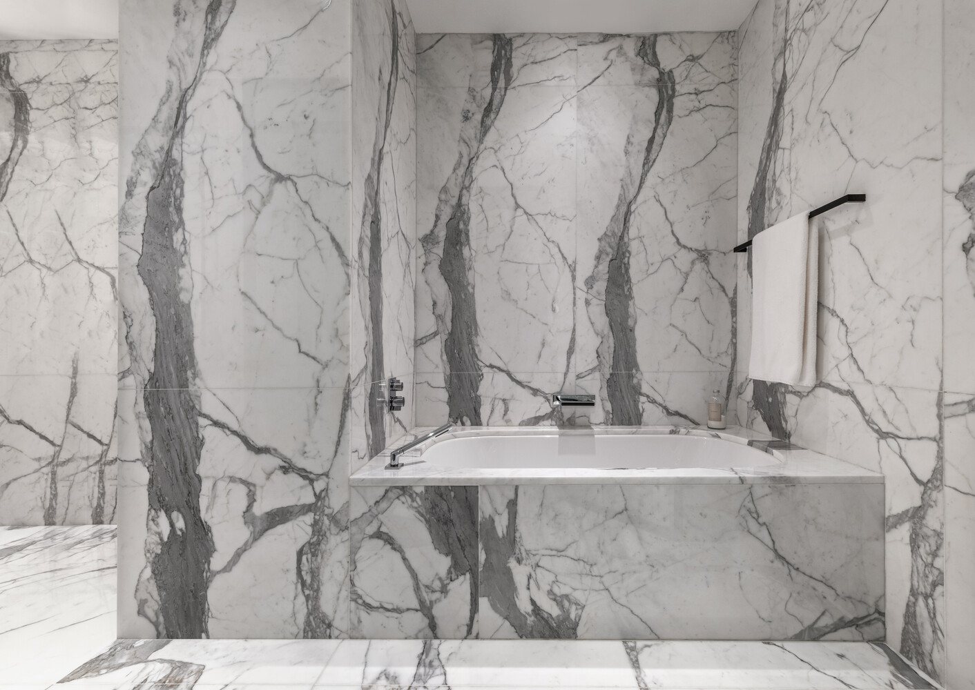 157 West 57th Street, Unit 52/53B Manhattan, NY 10019 - Photo 19 of 20 a view of a dry yard with wooden fence