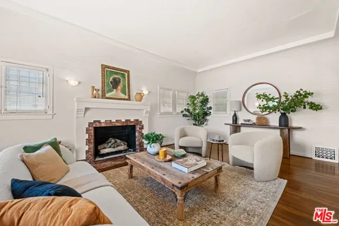 $1,650,000 | 637 North Detroit Street, Los Angeles, CA 90036