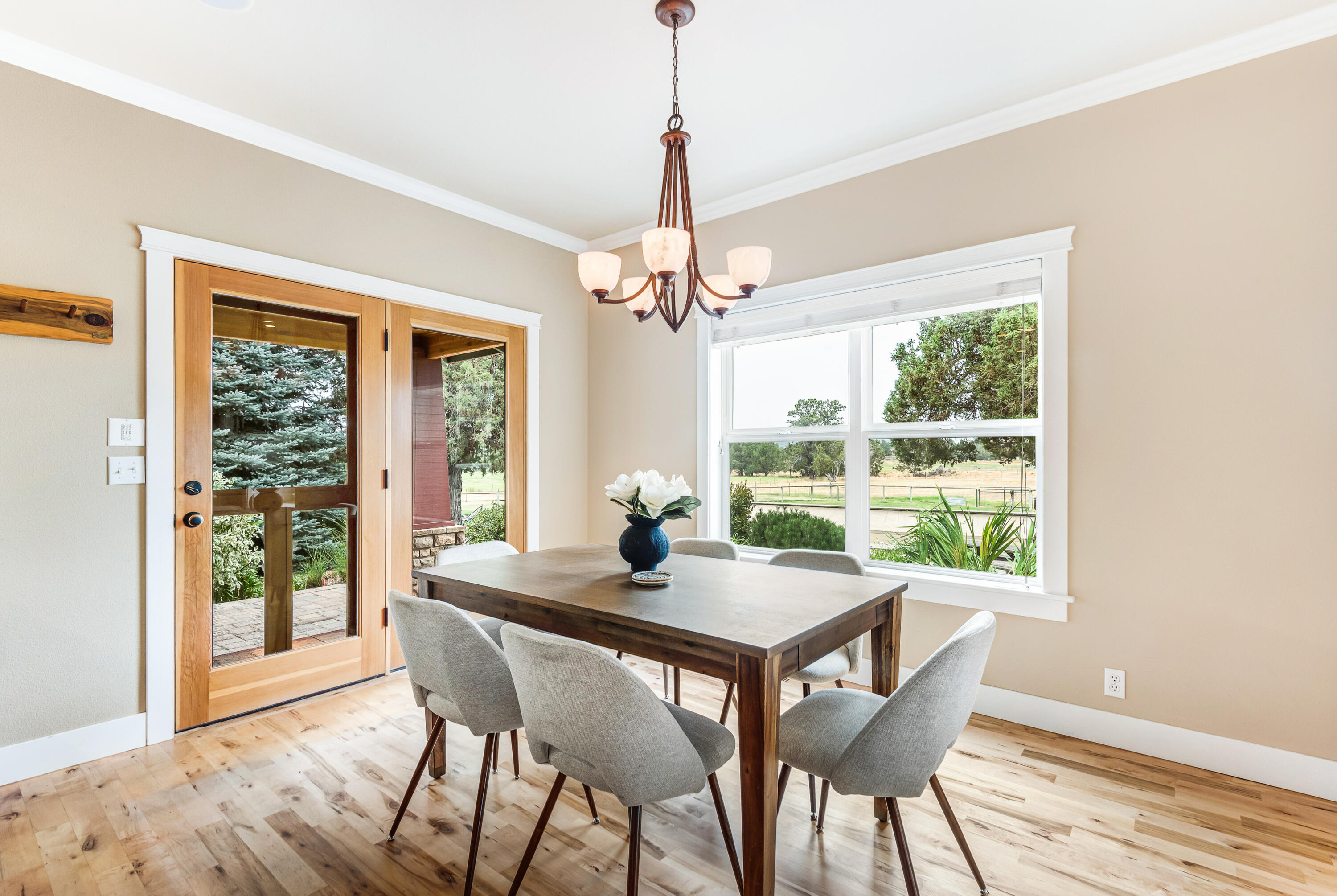 20269 Marsh Road Bend, OR 97703 - Photo 14 of 56 15
