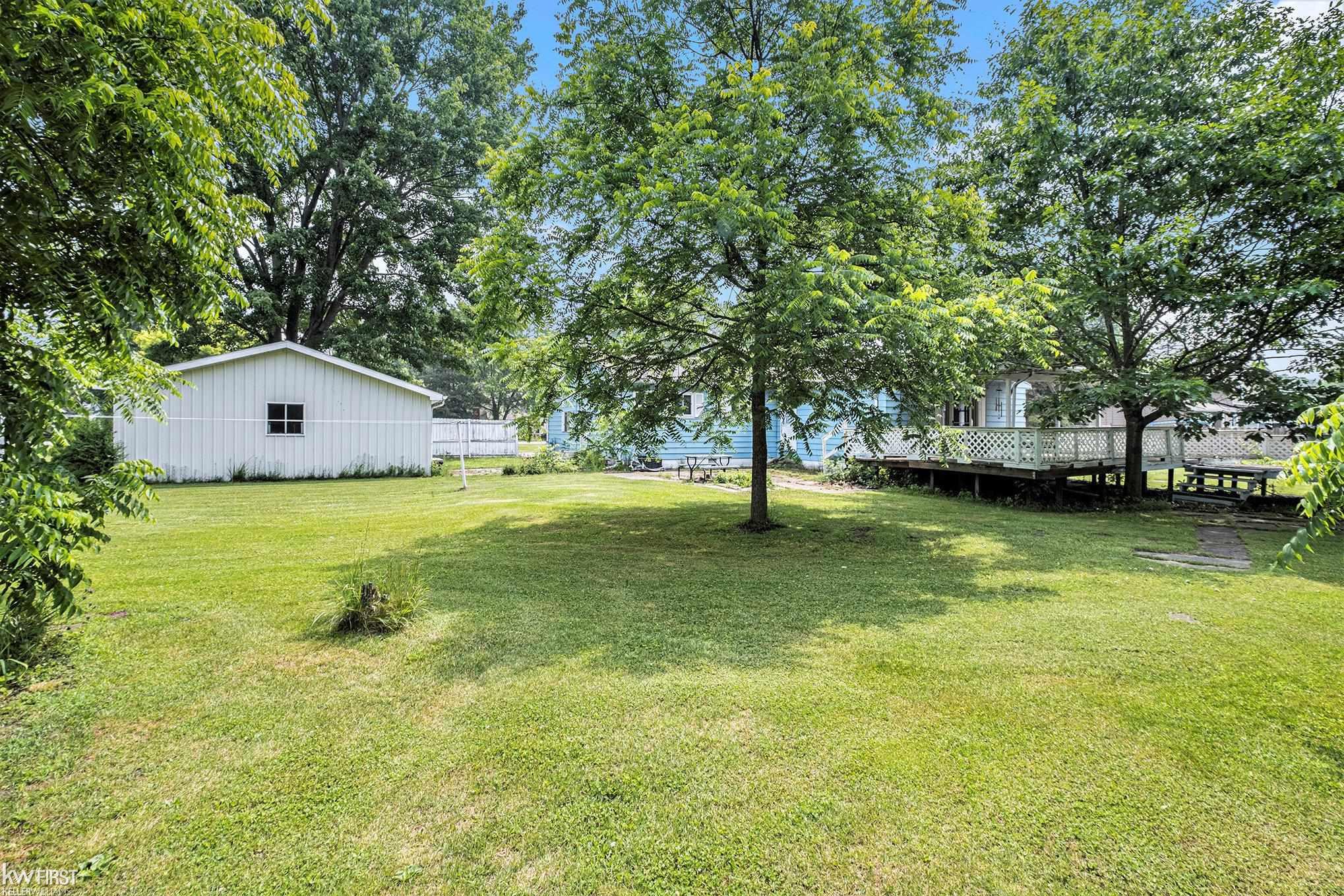 5017 North Vassar Road Flint, MI 48506 - Photo 26 of 32 50120285-25.JPG