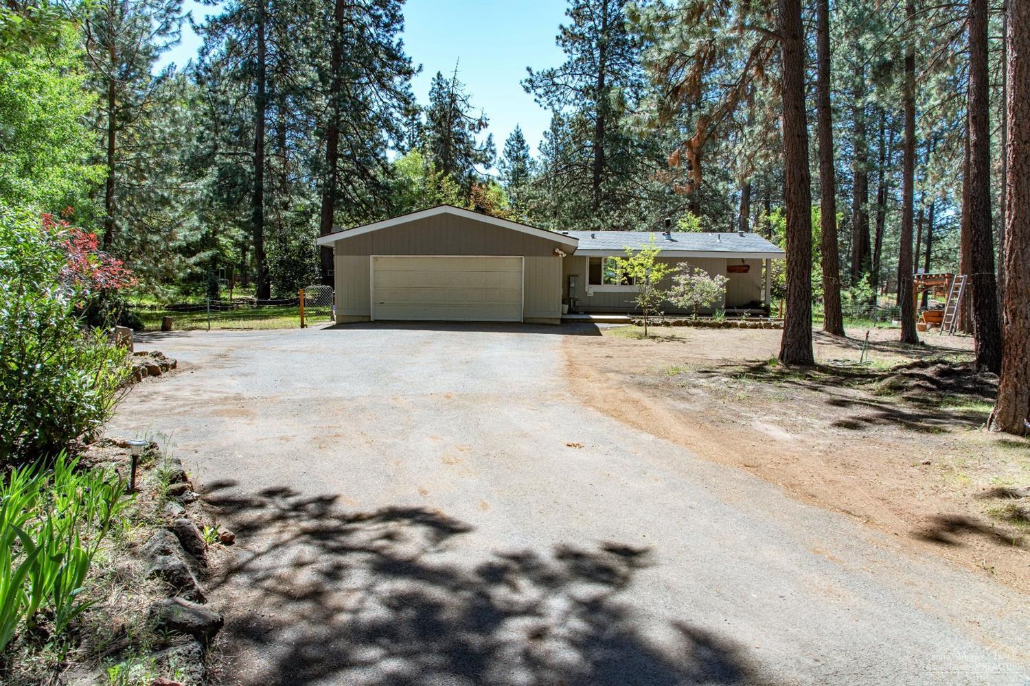 19425 Indian Summer Road Bend, OR 97702 - Photo 1 of 23 Primary Photo